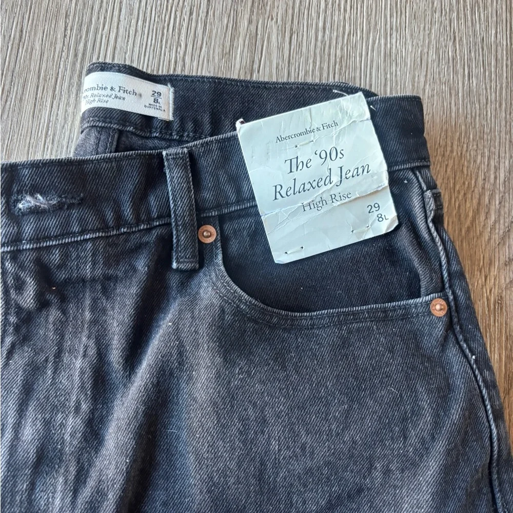 NWT Abercrombie and fitch High rise 90s relaxed jeans - Picture 4 of 8